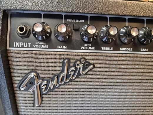 FENDER FRONTMAN 15G 2